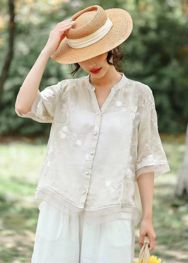 Beautifully Crafted Blouse in a Classic Style