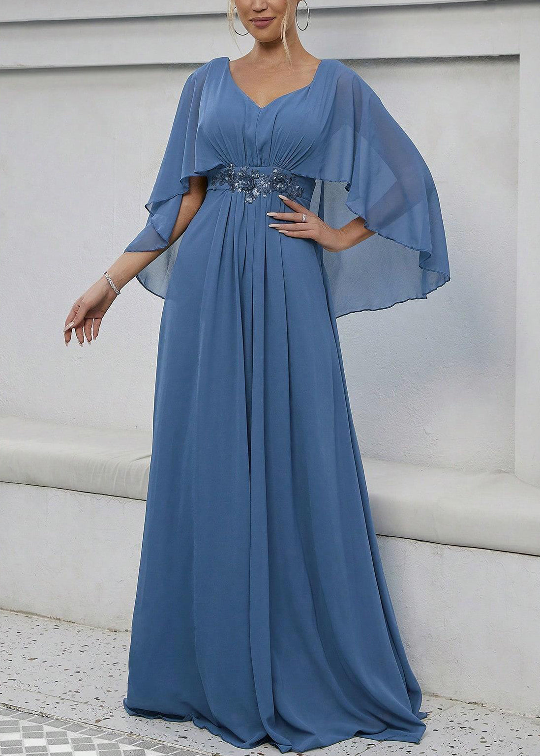 Well Tailored Dress with a Graceful Silhouette