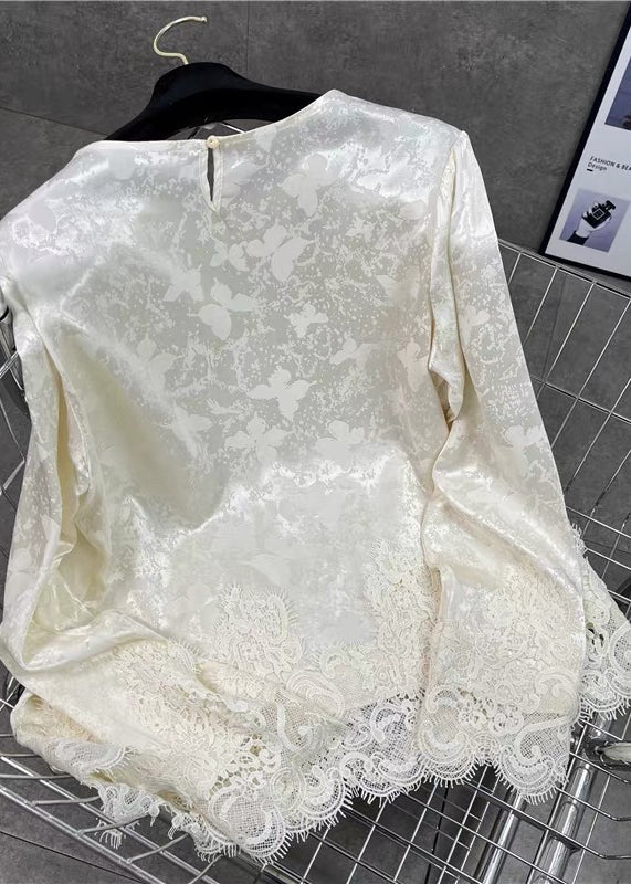 Elegantly Styled Blouse for Everyday Wear