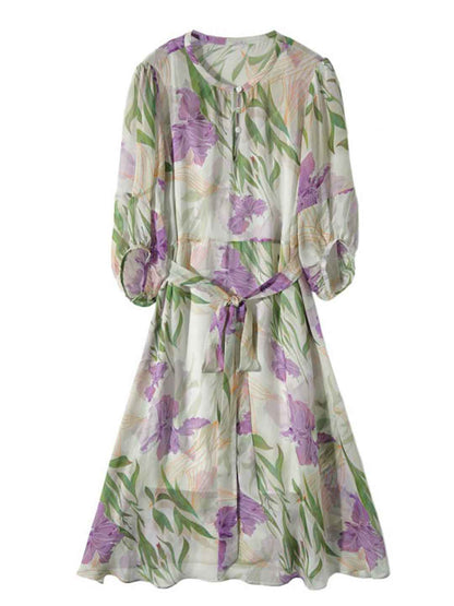 Classic Vintage Dress with a Flattering Fit