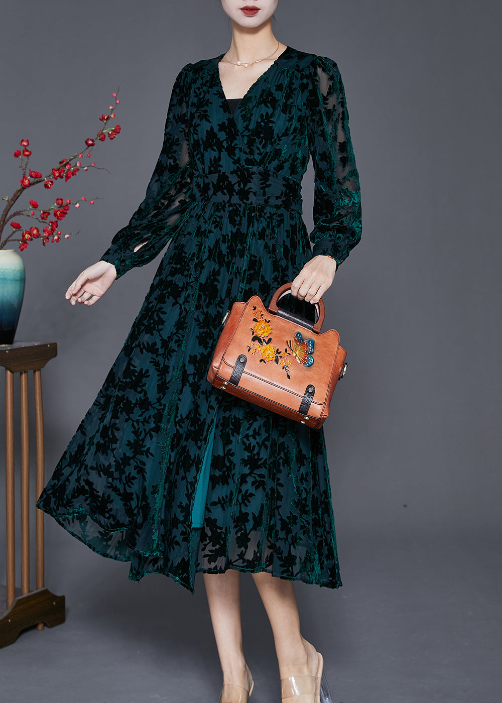 Well Tailored Dress with a Graceful Silhouette