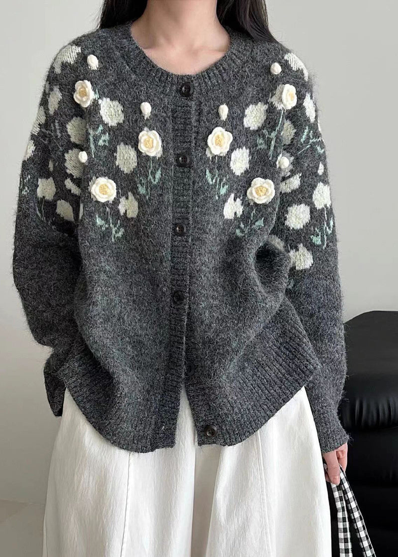 Beautifully Finished Coat in a Timeless Design