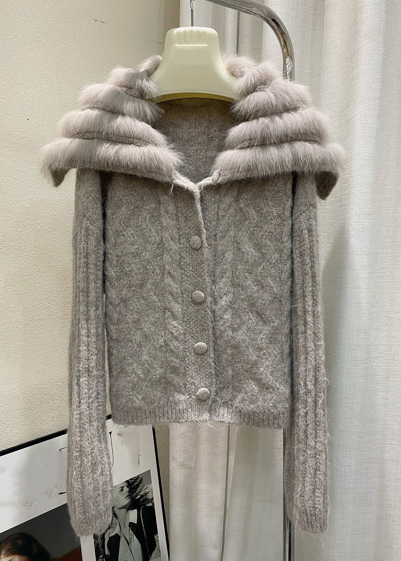 Elegantly Styled Cardigan for Everyday Wear