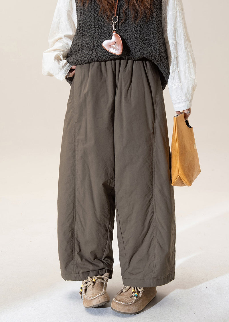 Effortlessly Elegant Pants with a Timeless Design