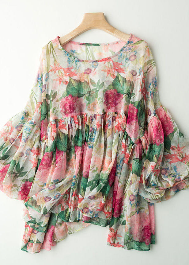 Classic Vintage Blouse with a Flattering Fit