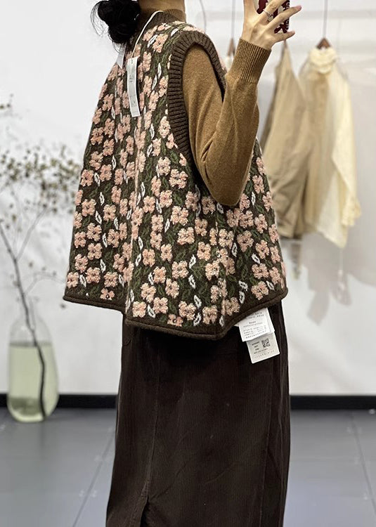 Sophisticated Garment with a Clean Classic Look