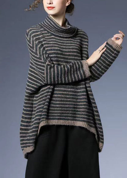 Effortlessly Elegant Sweater with a Timeless Design