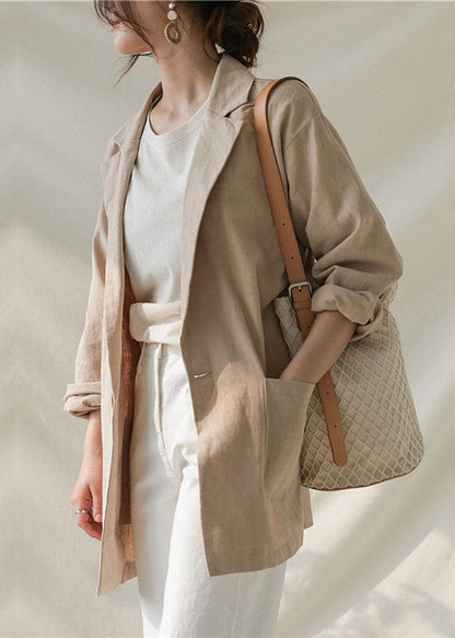 Effortlessly Elegant Coat with a Timeless Design