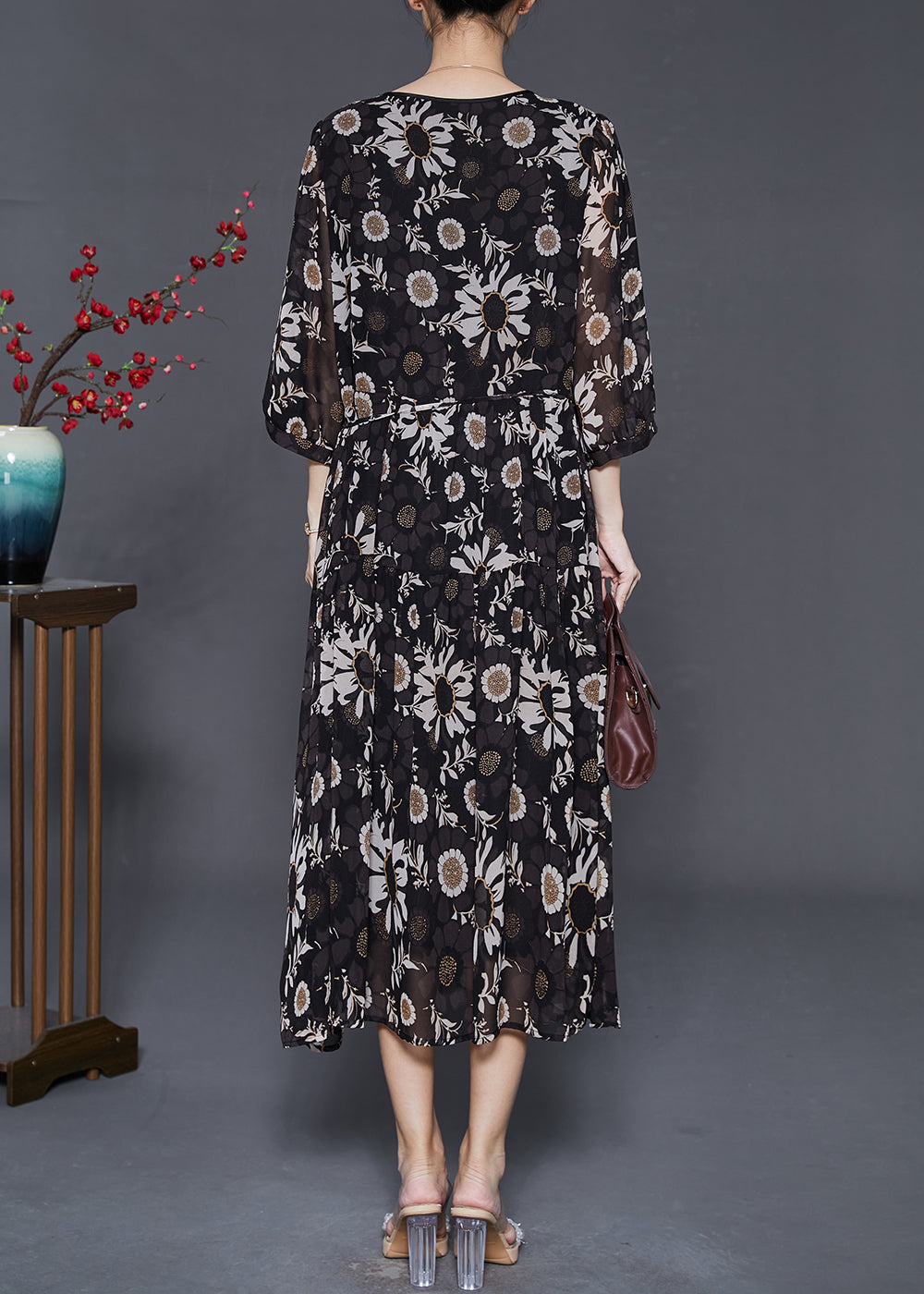 Classic Vintage Dress with a Flattering Fit