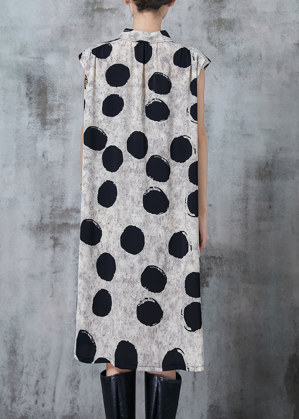Effortlessly Elegant Dress with a Timeless Design