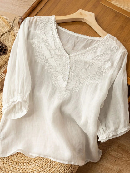 Well Tailored Top with a Graceful Silhouette