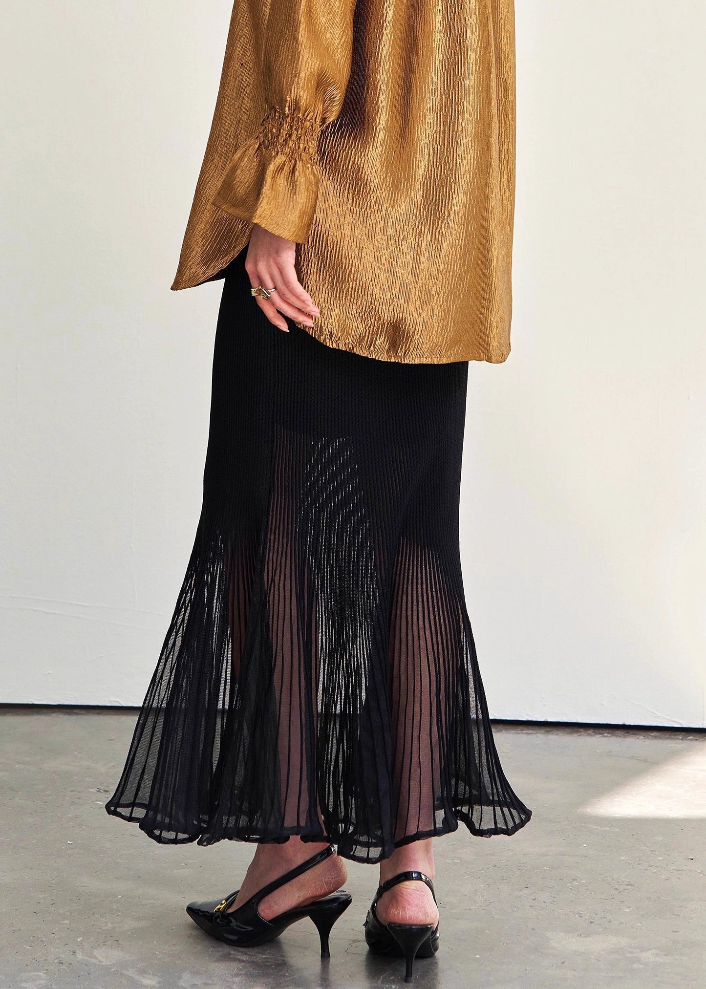 Well Tailored Garment with a Graceful Silhouette