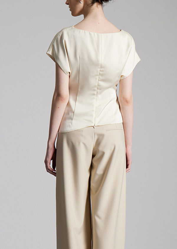 Effortlessly Elegant Top with a Timeless Design