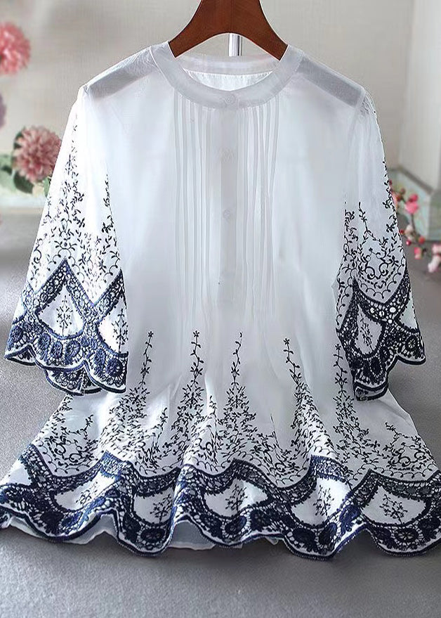 Well Tailored Blouse with a Graceful Silhouette