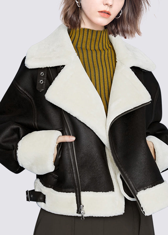 Effortlessly Elegant Coat with a Timeless Design