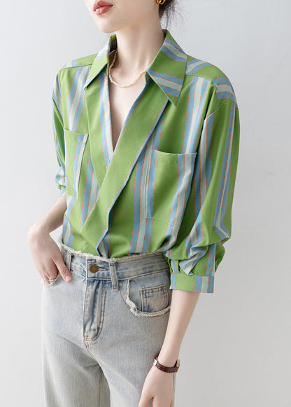 Classic Vintage Shirt with a Flattering Fit