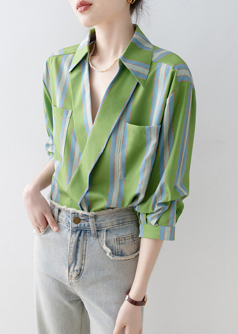 Classic Vintage Shirt with a Flattering Fit