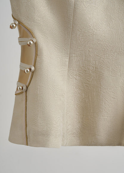 Classic Vintage Garment with a Flattering Fit