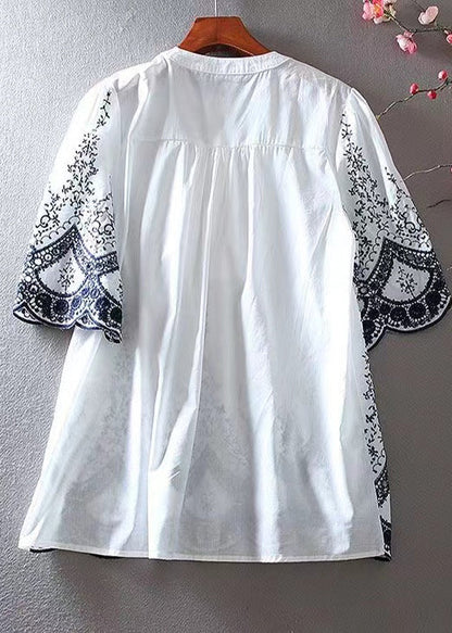 Well Tailored Blouse with a Graceful Silhouette