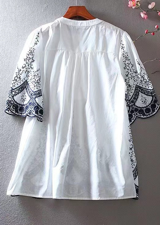Well Tailored Blouse with a Graceful Silhouette