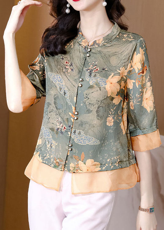 Classic Vintage Top with a Flattering Fit