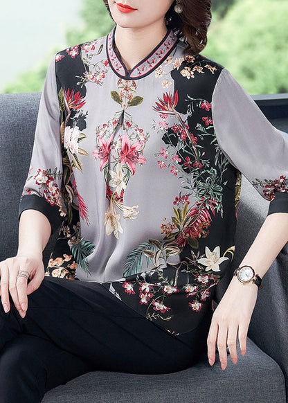 Classic Vintage Top with a Flattering Fit