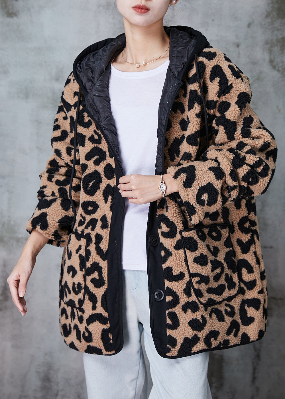 Effortlessly Elegant Coat with a Timeless Design