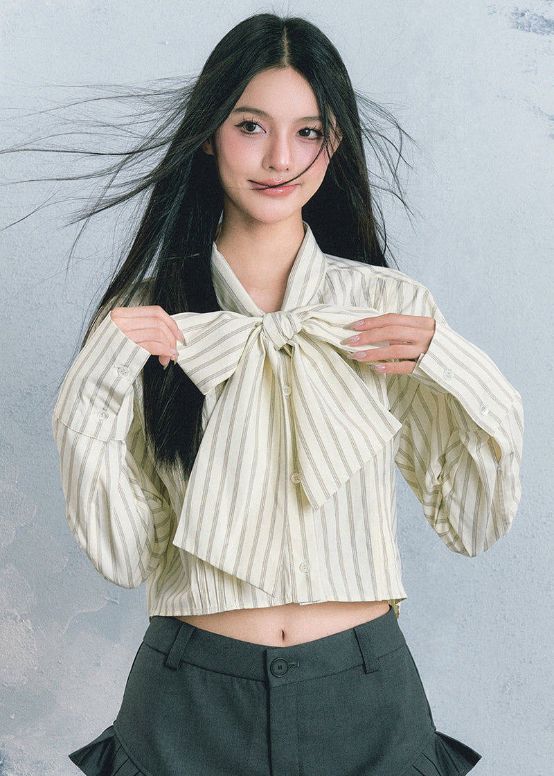 Well Tailored Top with a Graceful Silhouette