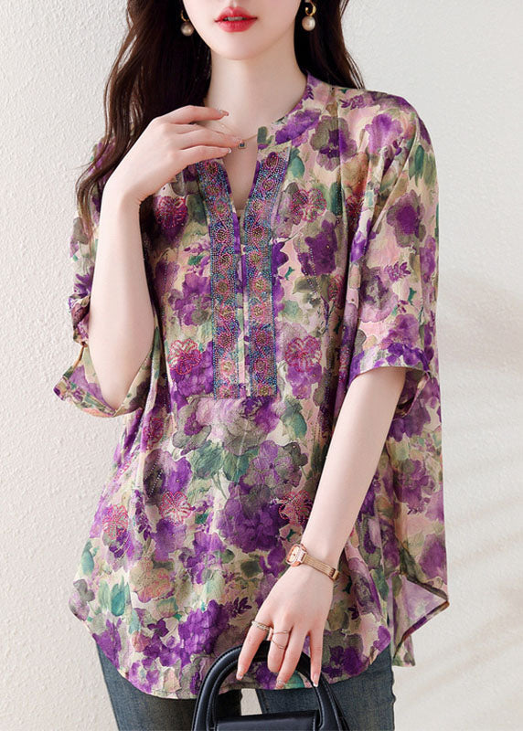 Classic Vintage Blouse with a Flattering Fit