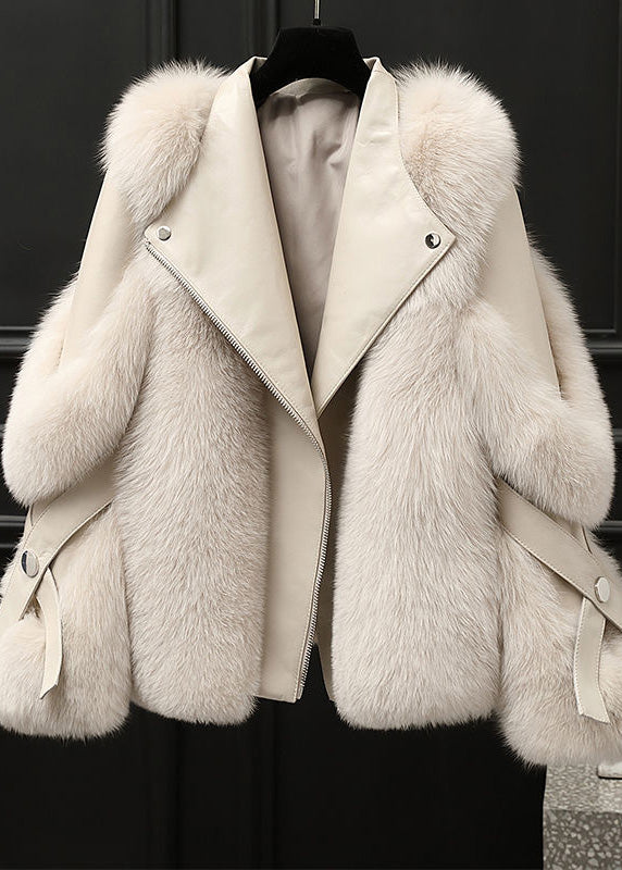 Elegantly Styled Coat for Everyday Wear