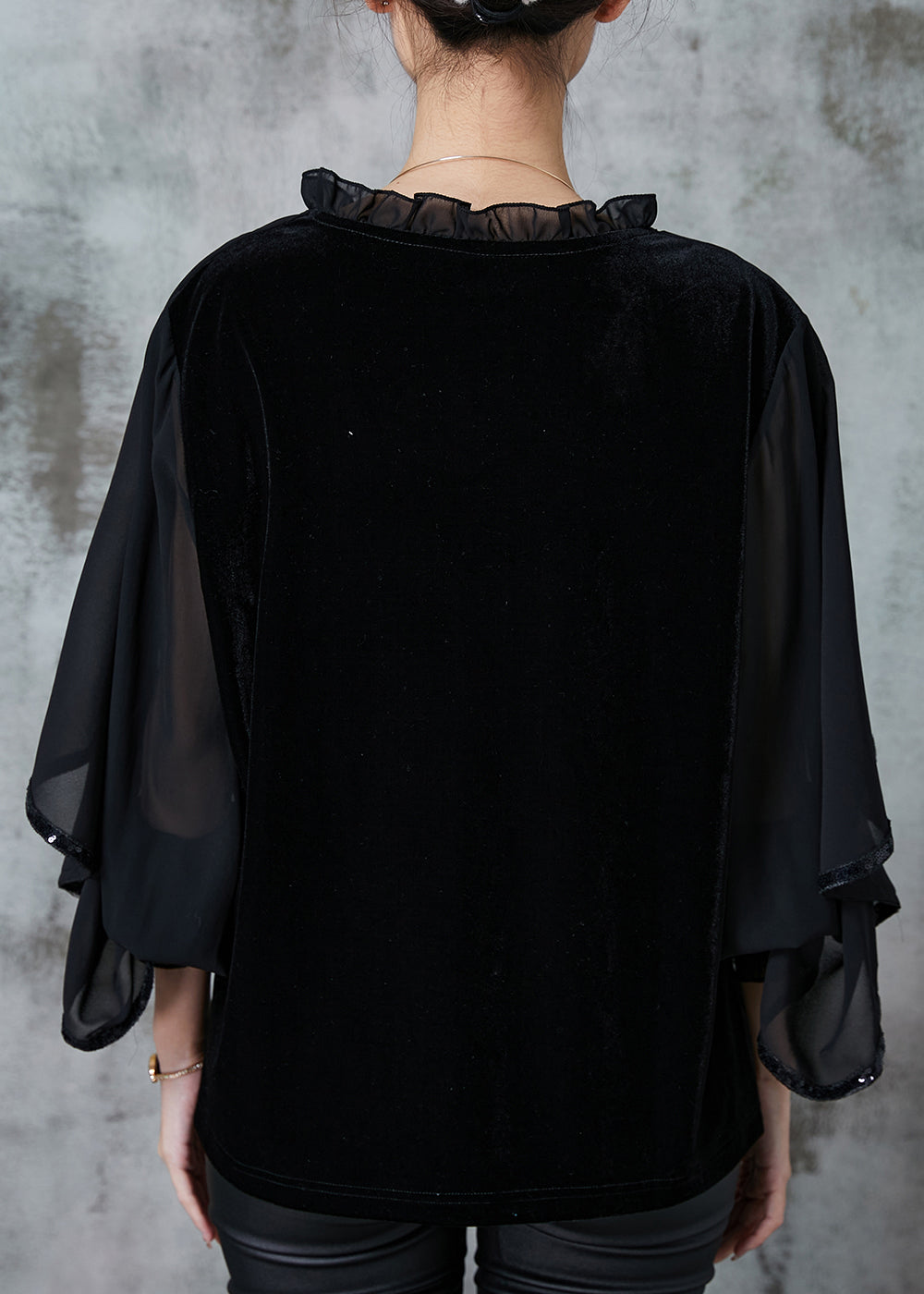 Beautifully Finished Top in a Timeless Design