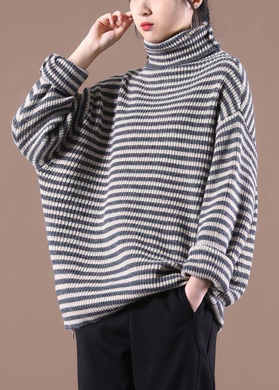Gracefully Styled Top for Any Occasion