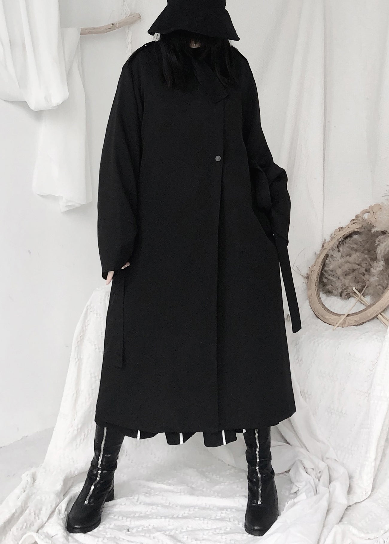 Well Tailored Coat with a Graceful Silhouette