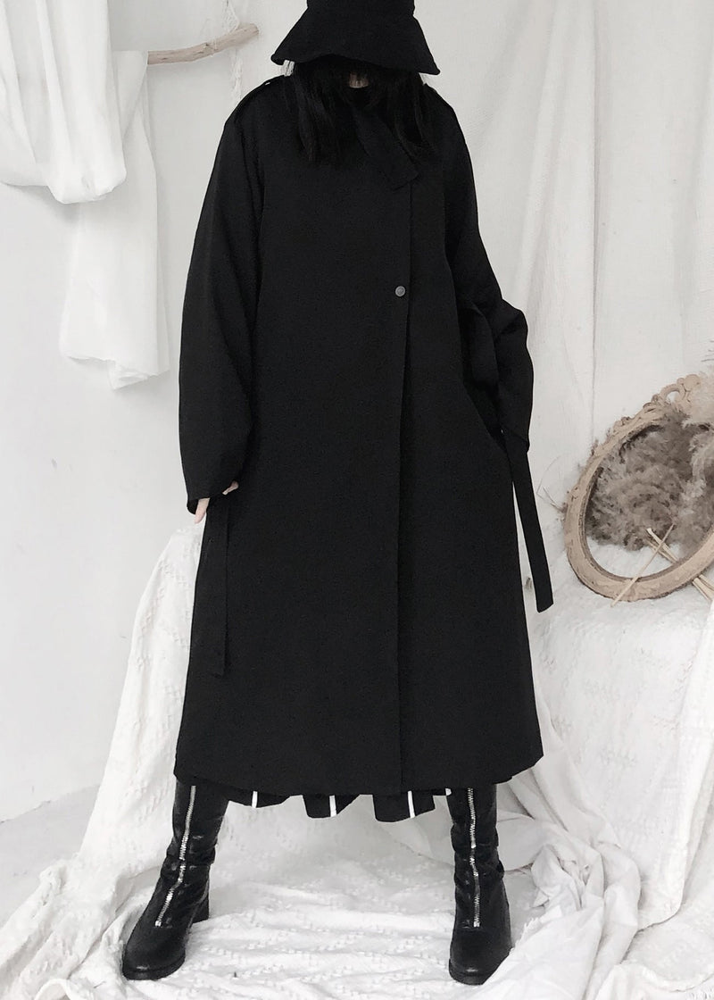 Well Tailored Coat with a Graceful Silhouette