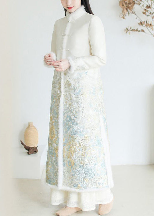Beautifully Finished Coat in a Timeless Design