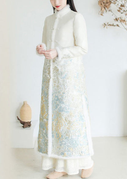 Beautifully Finished Coat in a Timeless Design