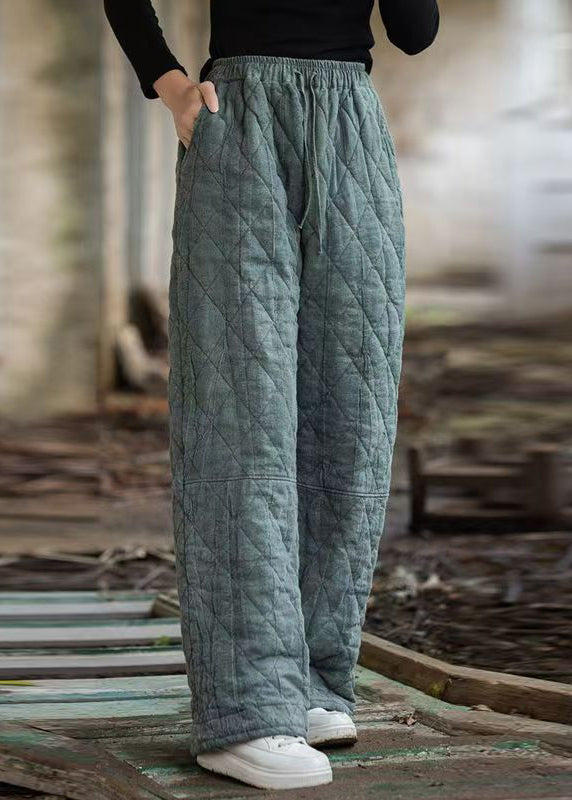 Effortlessly Elegant Pants with a Timeless Design