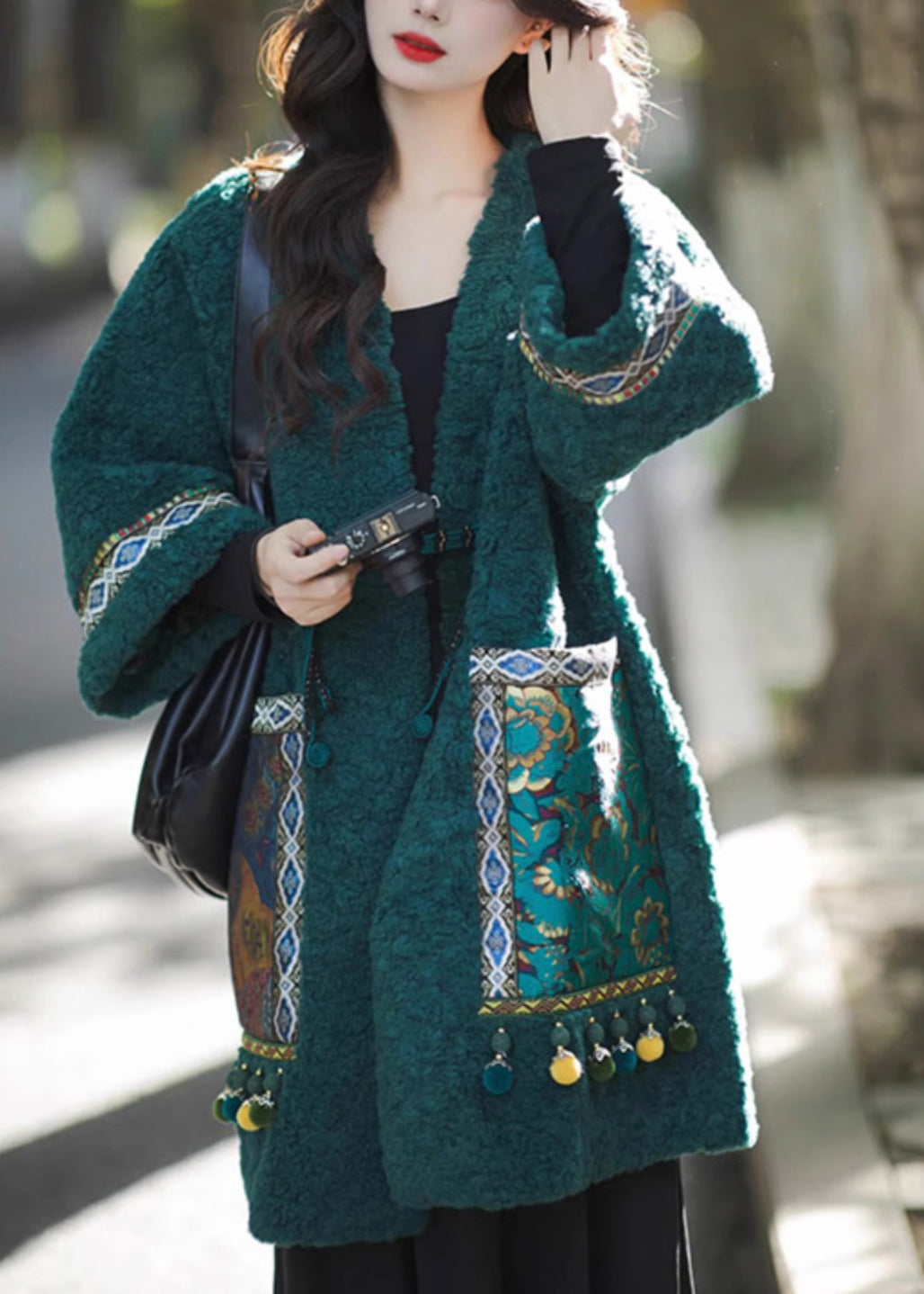 Well Tailored Coat with a Graceful Silhouette