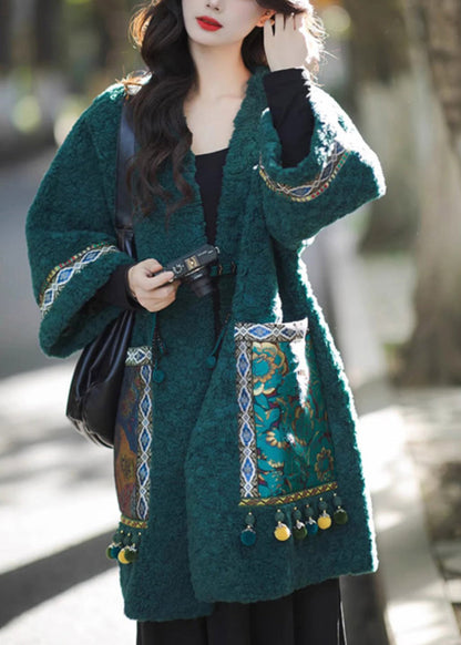 Well Tailored Coat with a Graceful Silhouette