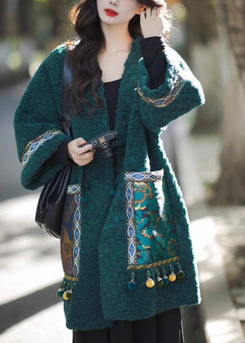 Well Tailored Coat with a Graceful Silhouette