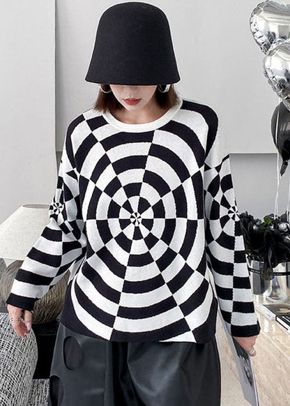Well Tailored Sweater with a Graceful Silhouette