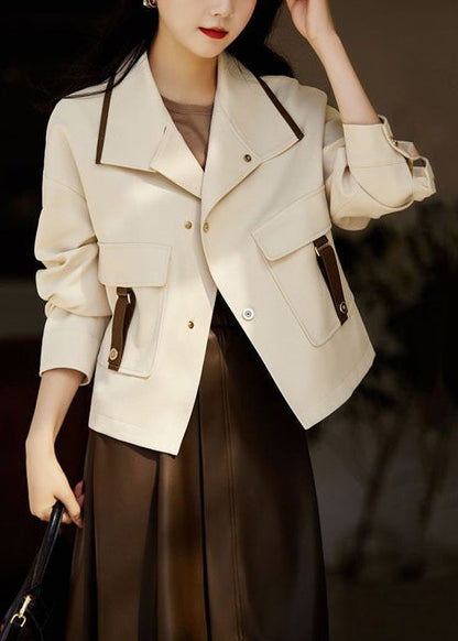 Well Tailored Coat with a Graceful Silhouette