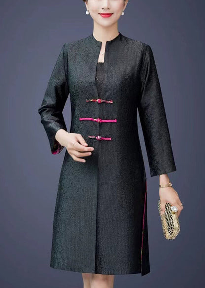 Well Tailored Coat with a Graceful Silhouette