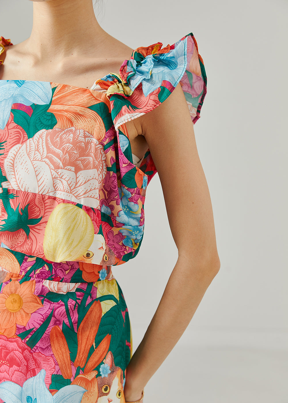 Gracefully Styled Dress for Any Occasion
