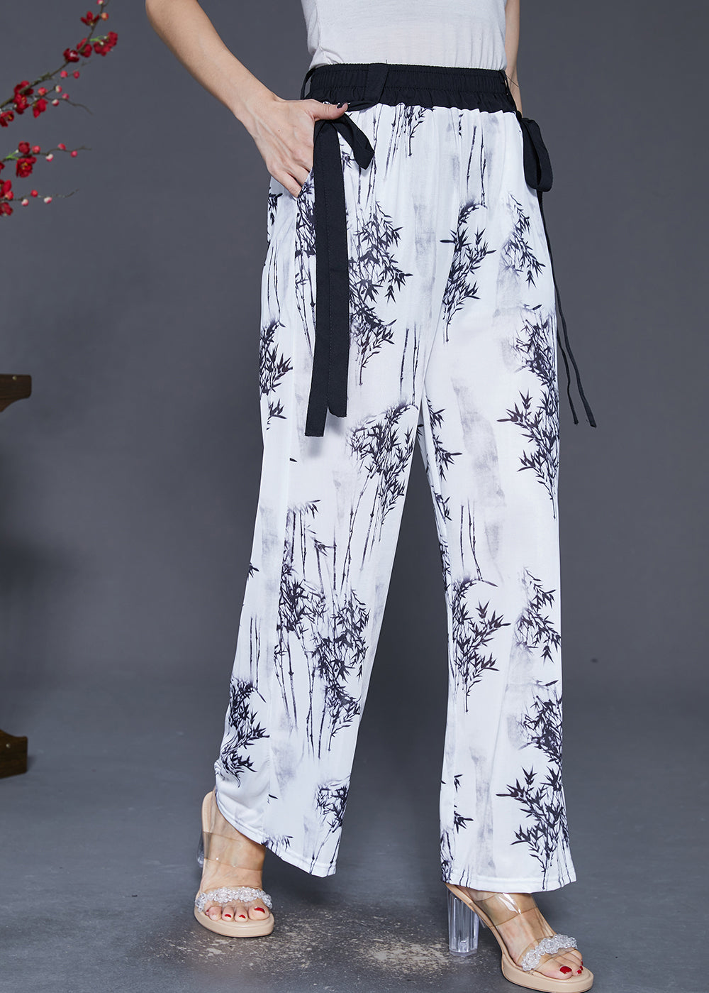Well Tailored Pants with a Graceful Silhouette