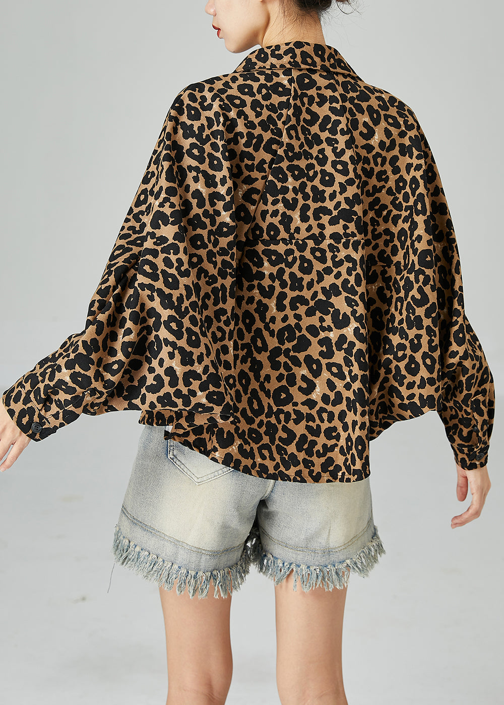 Well Tailored Coat with a Graceful Silhouette