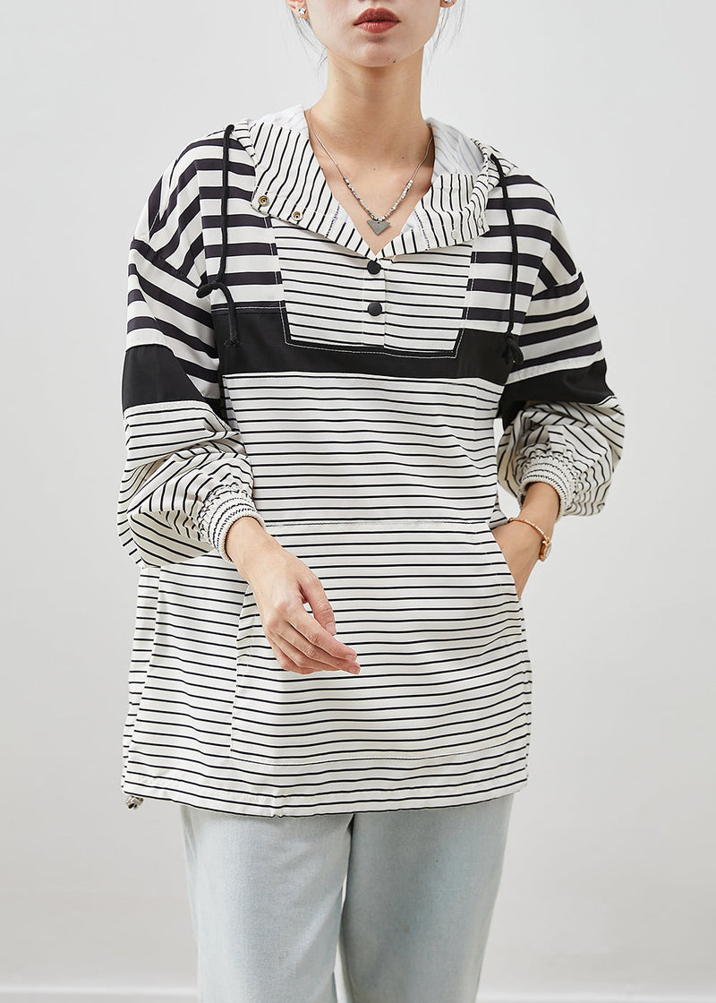 Classic Vintage Pullover with a Flattering Fit