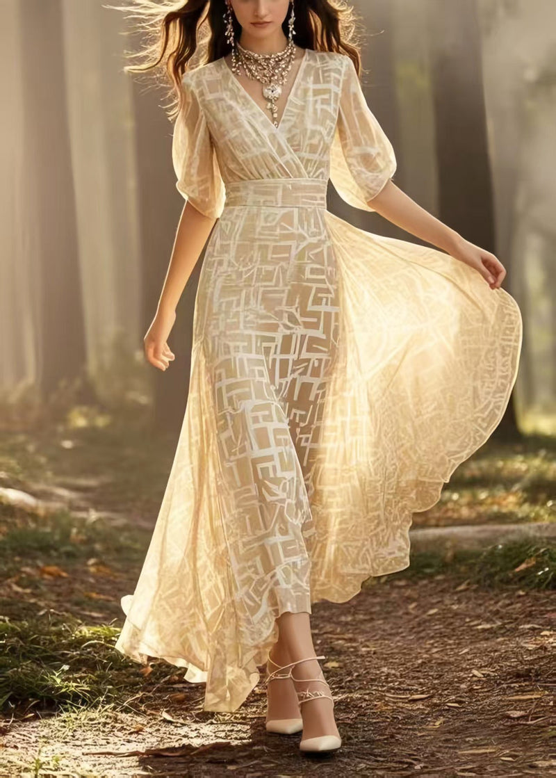 Beautifully Finished Dress in a Timeless Design