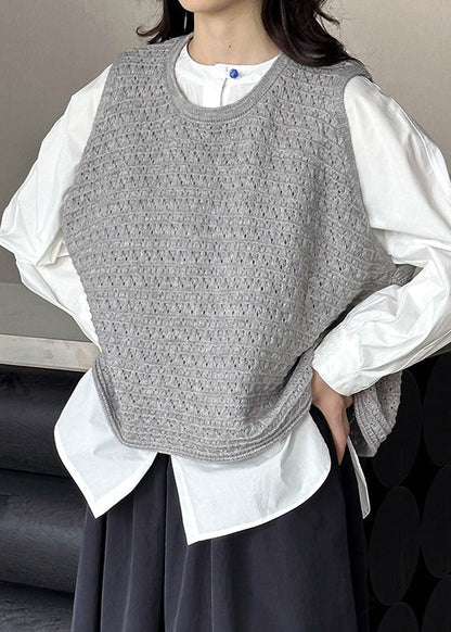 Effortlessly Elegant Garment with a Timeless Design