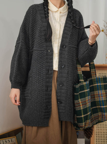 Well Tailored Sweater with a Graceful Silhouette